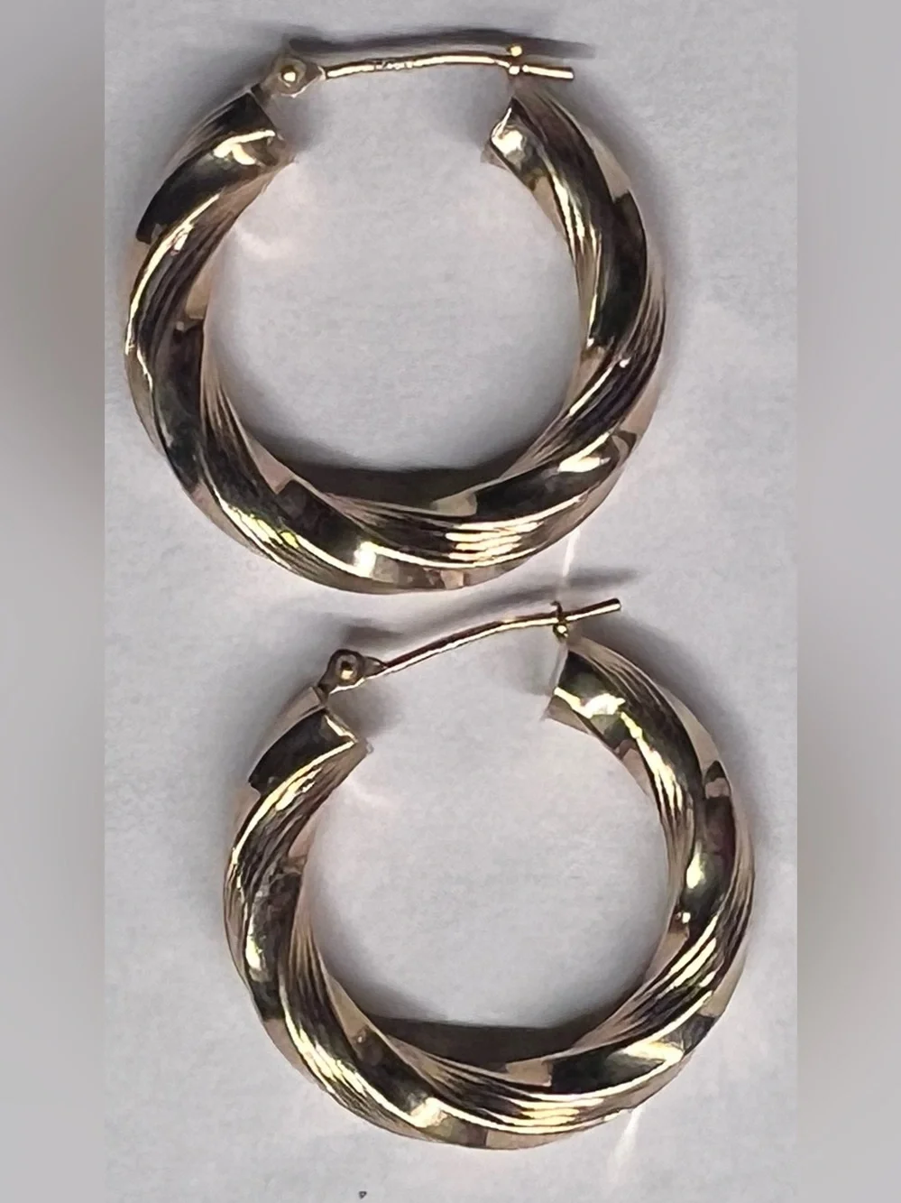 14K 1.5g Twisted Rope hollow Hoop earrings vintage 1980s authentic classic